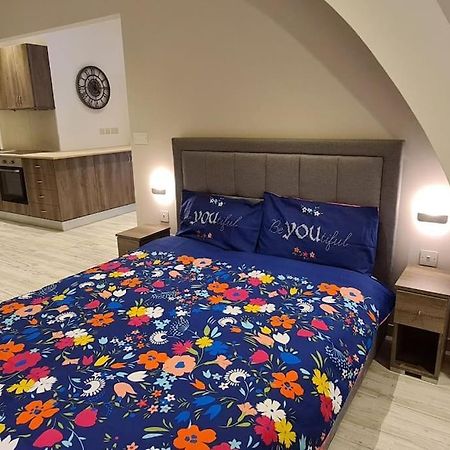 Highly Finished Studio Home In バレッタ エクステリア 写真