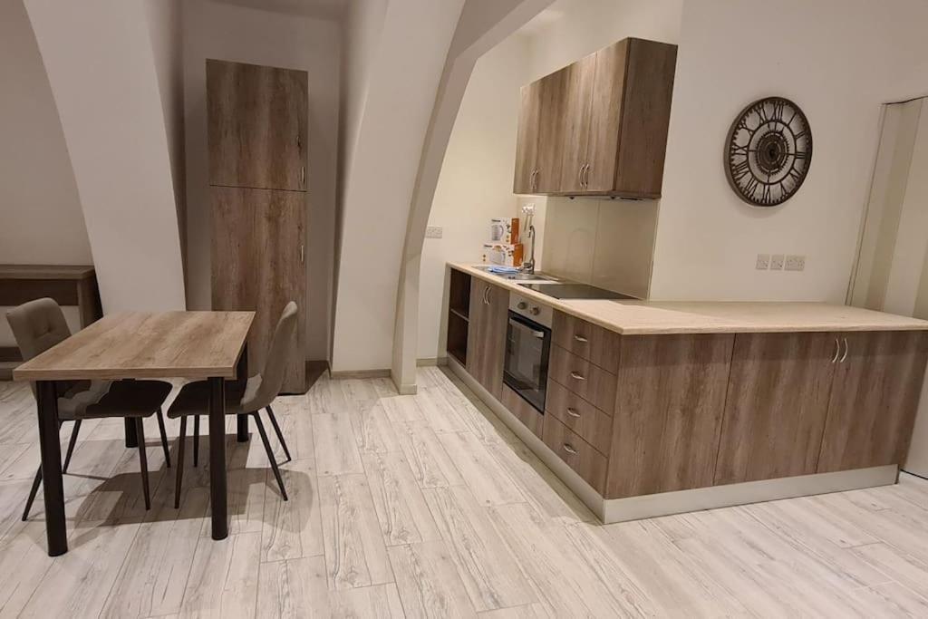 Highly Finished Studio Home In バレッタ エクステリア 写真